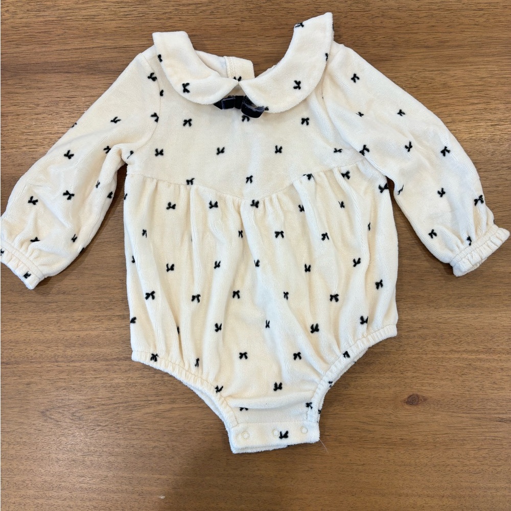 Cat & Jack Baby Girl fleece bubble romper Peter Pan collar b&w bows - 12 month